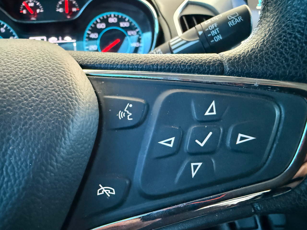 Chevrolet Cruze 4dr HB 1.4L LT w/1SD 2017