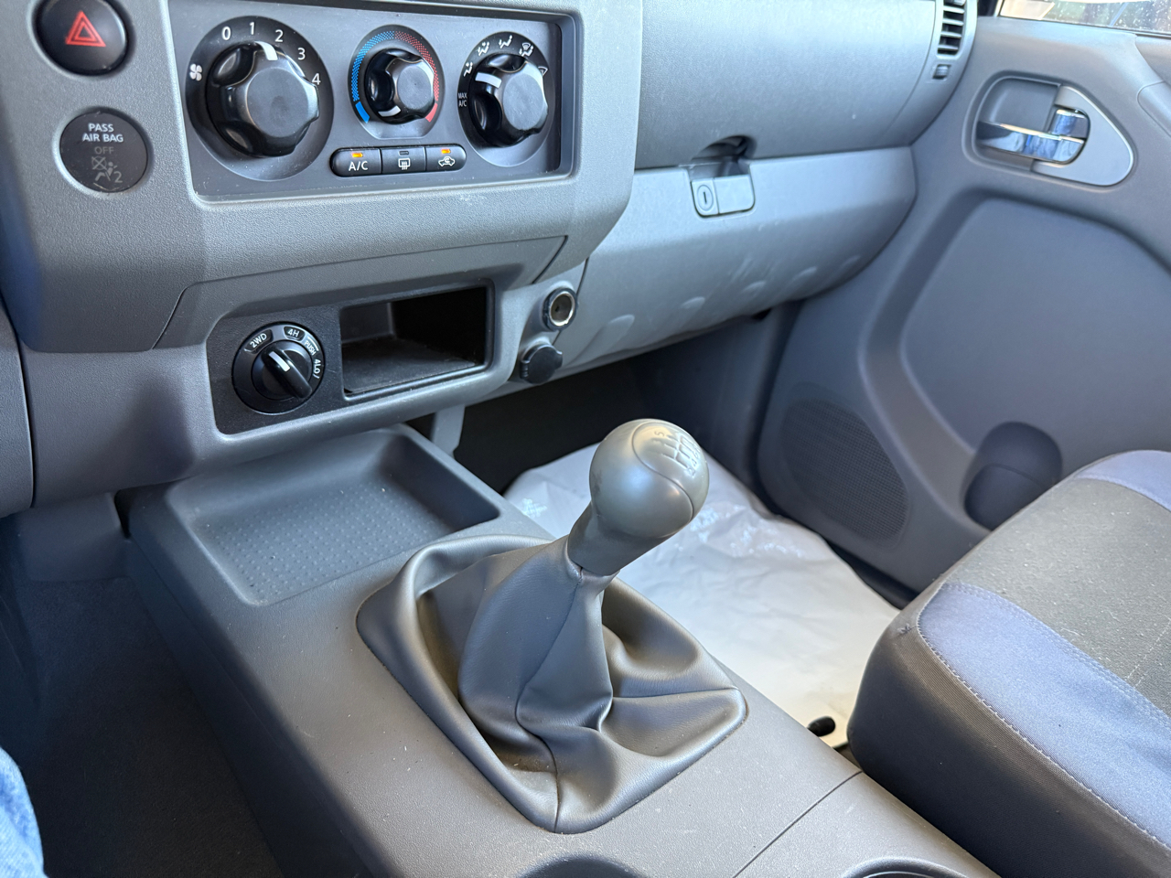 Nissan Frontier 4WD Crew Cab SWB Manual SE 2007 Nissan Frontier 4WD Crew Cab SWB Manual SE 2007