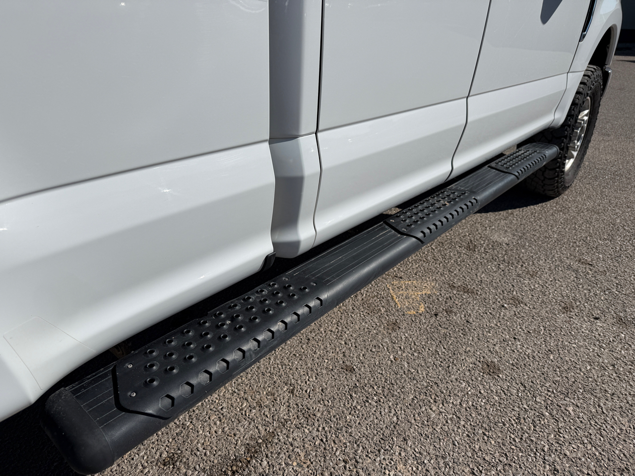 Ford Super Duty F-250 SRW XLT 4WD SuperCab 8' Box 2017