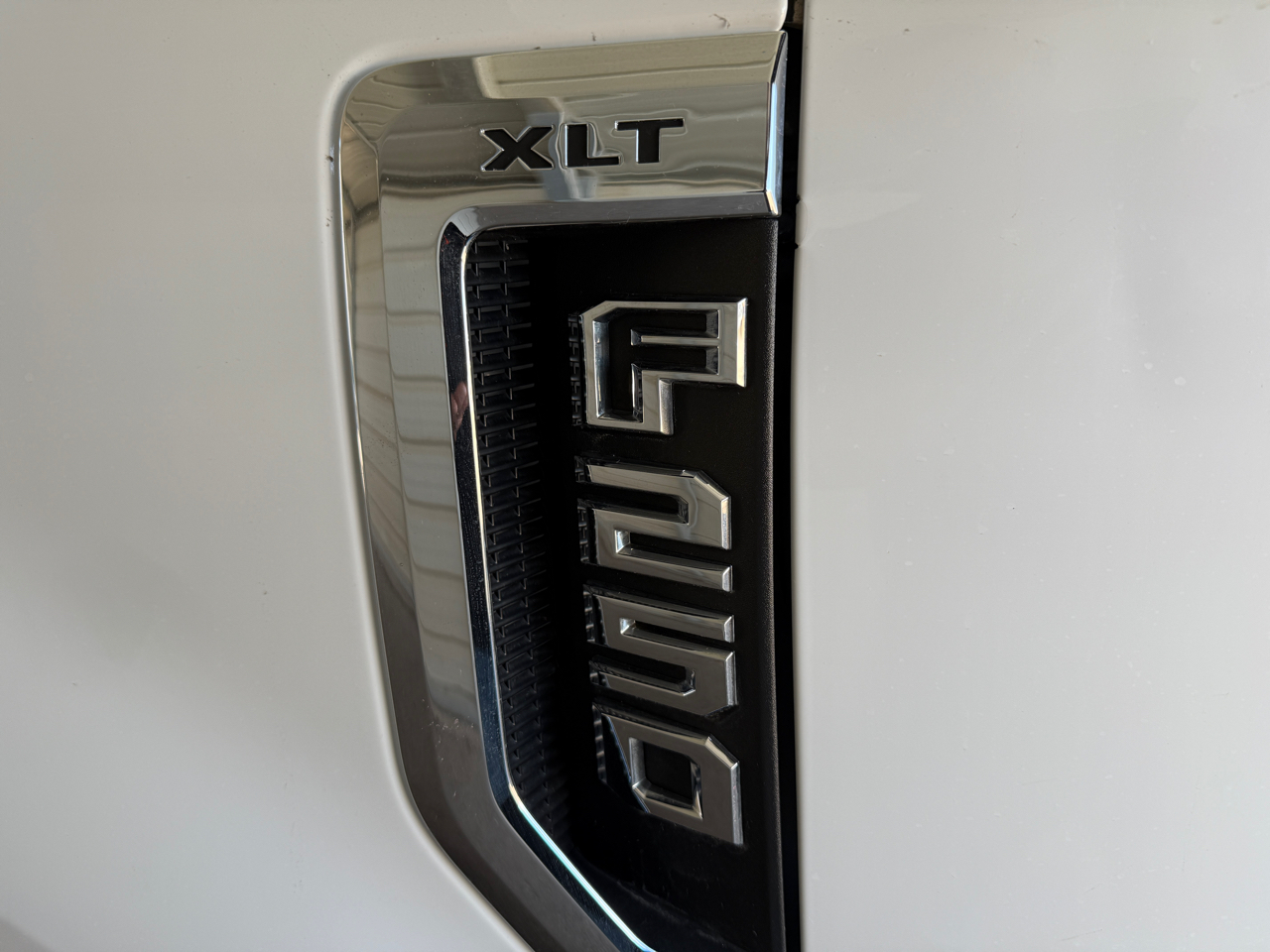 Ford Super Duty F-250 SRW XLT 4WD SuperCab 8' Box 2017