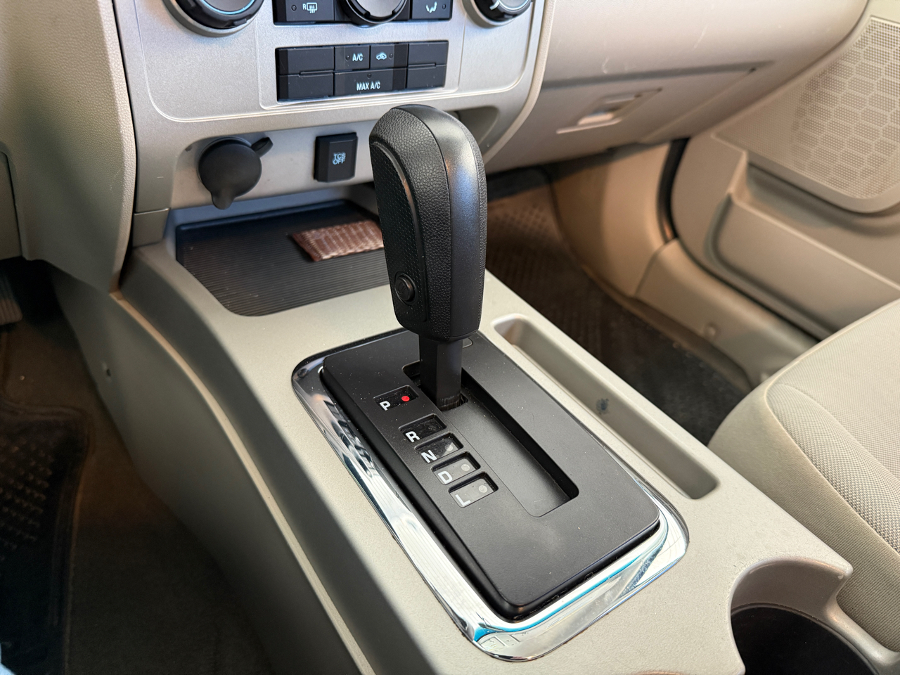 Ford Escape 4WD 4dr XLT 2012