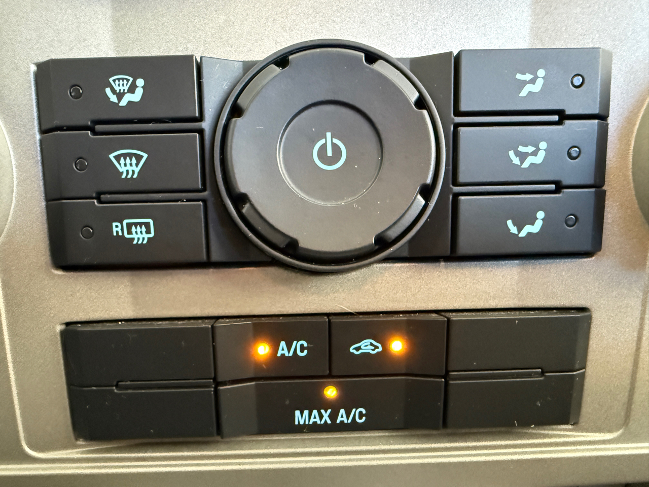 Ford Escape 4WD 4dr XLT 2012