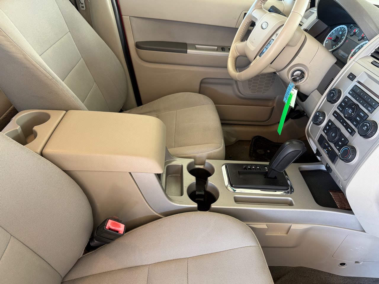 Ford Escape 4WD 4dr XLT 2012