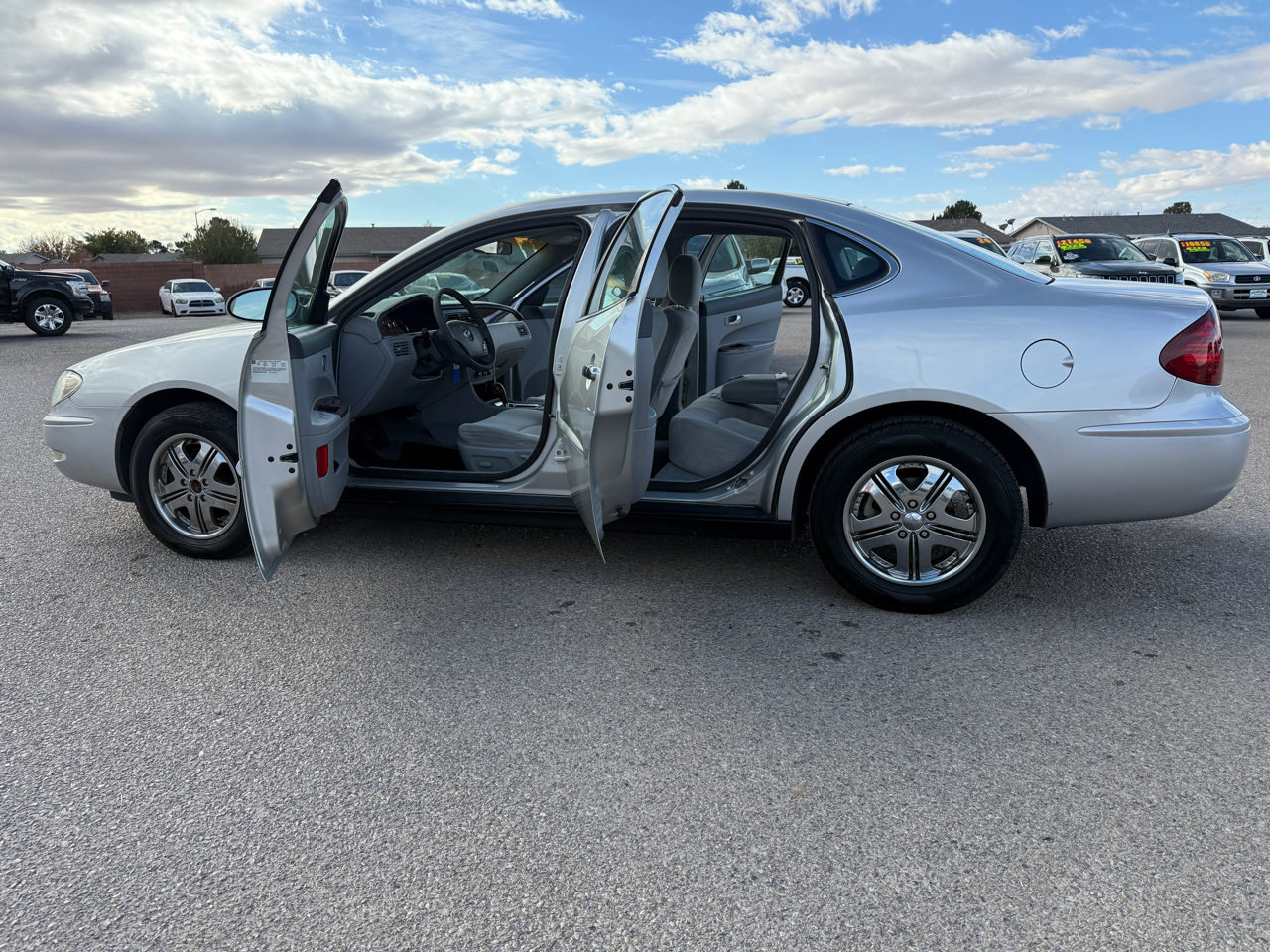 Buick LaCrosse 4dr Sdn CX 2005