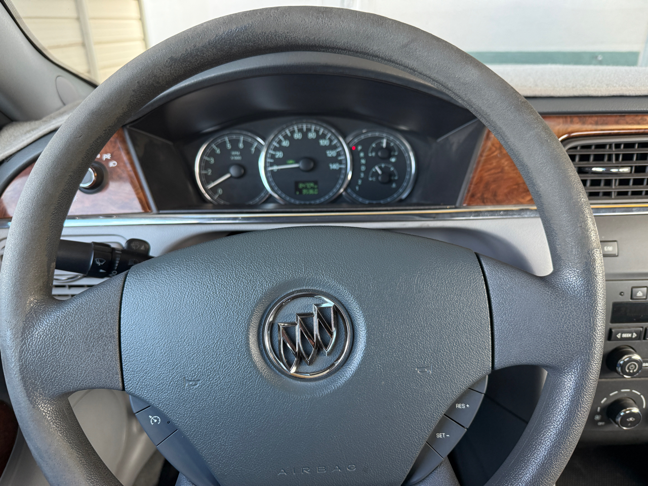 Buick LaCrosse 4dr Sdn CX 2005