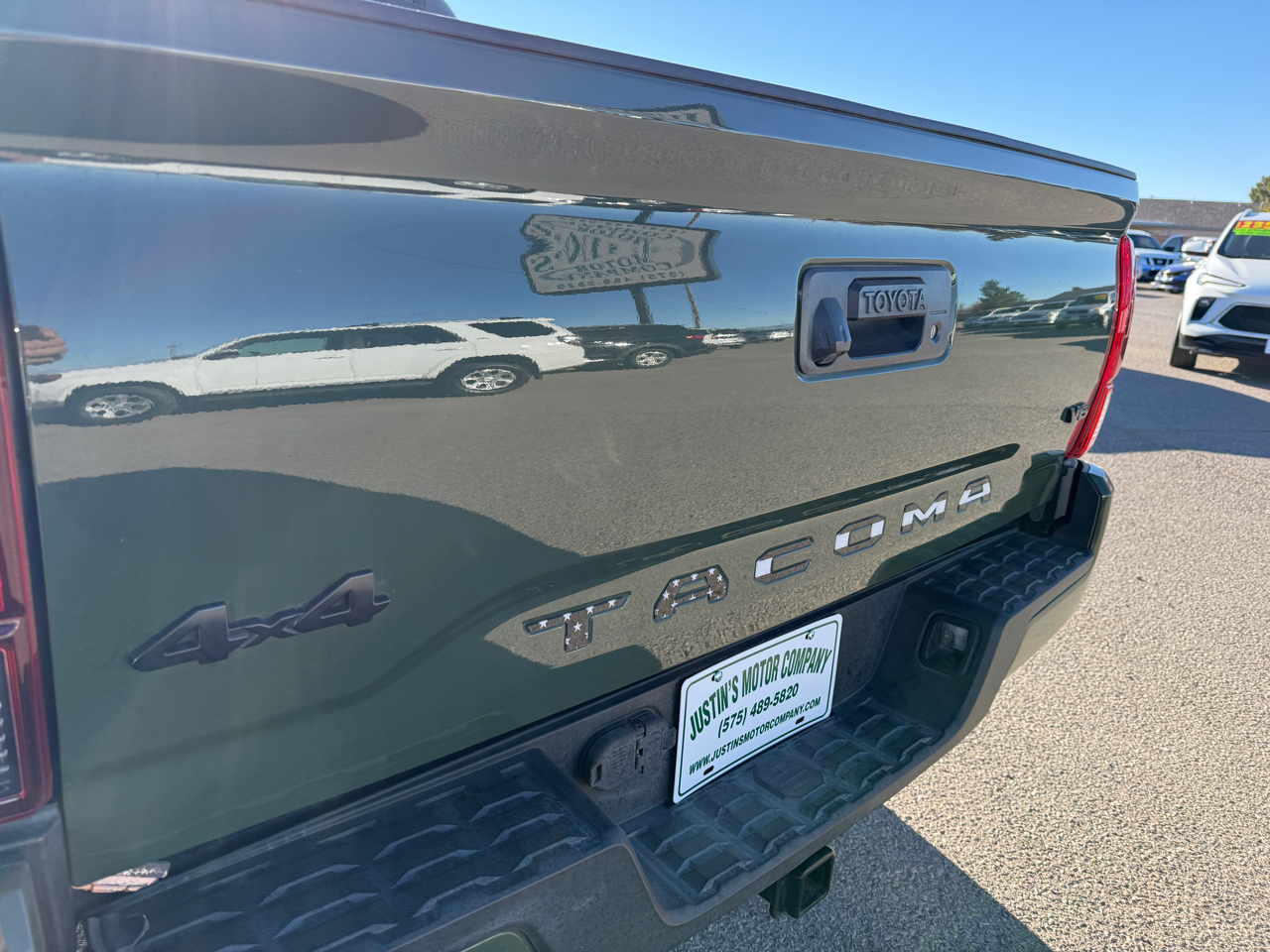 Toyota Tacoma 4WD SR5 Double Cab 5' Bed V6 AT (Natl) 2021