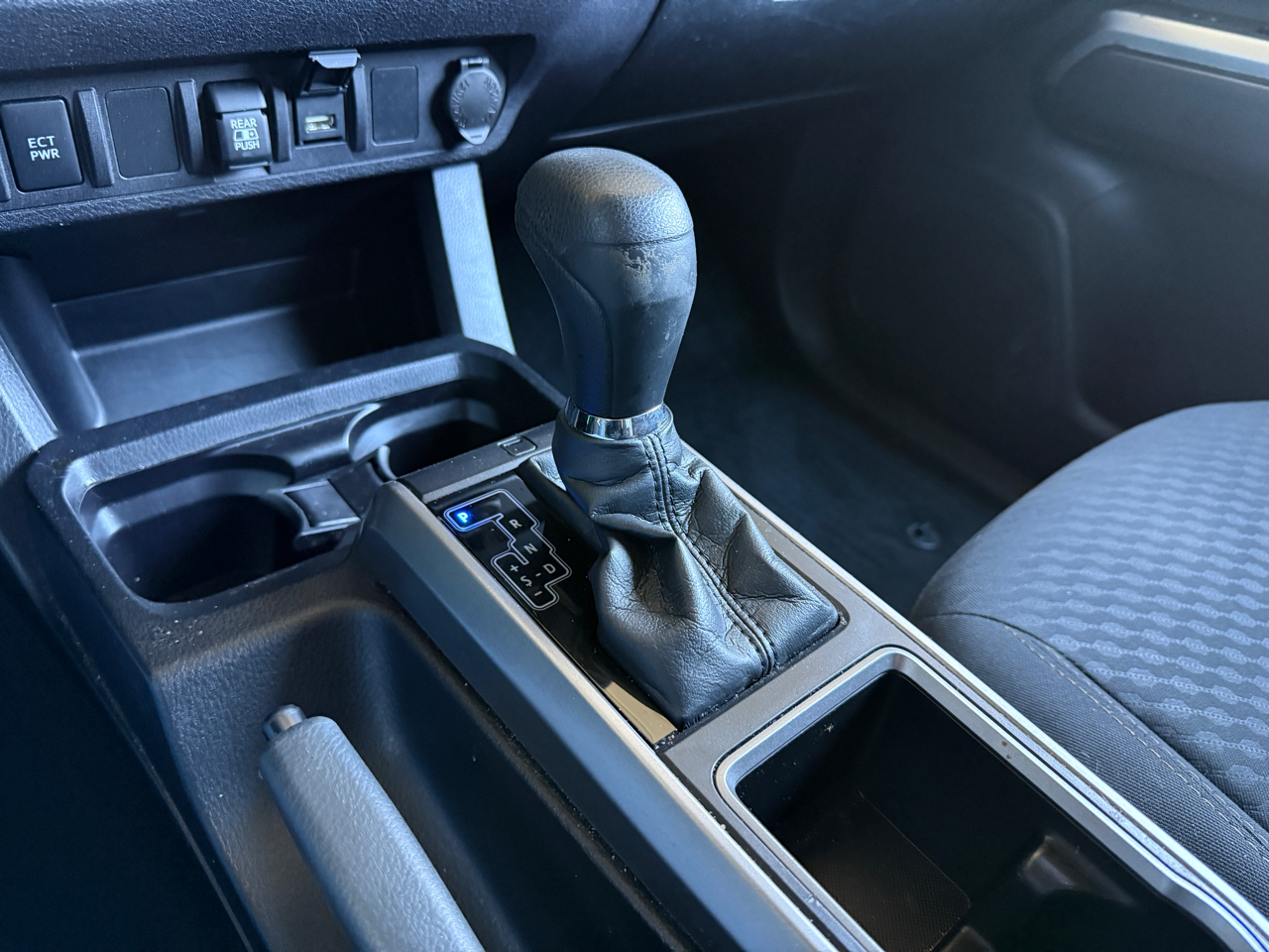 Toyota Tacoma 4WD SR5 Double Cab 5' Bed V6 AT (Natl) 2021