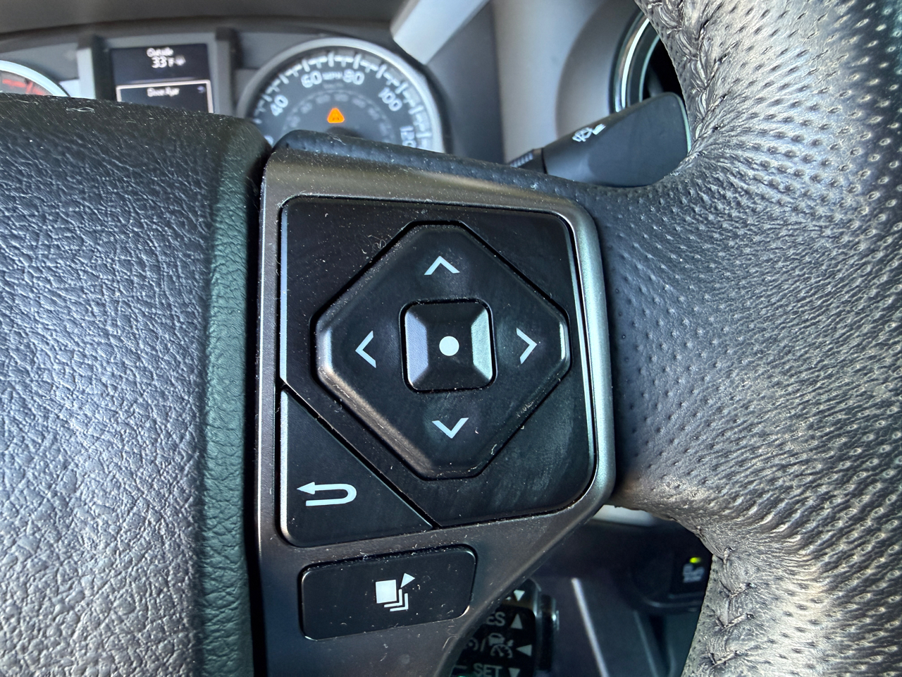 Toyota Tacoma 4WD SR5 Double Cab 5' Bed V6 AT (Natl) 2021