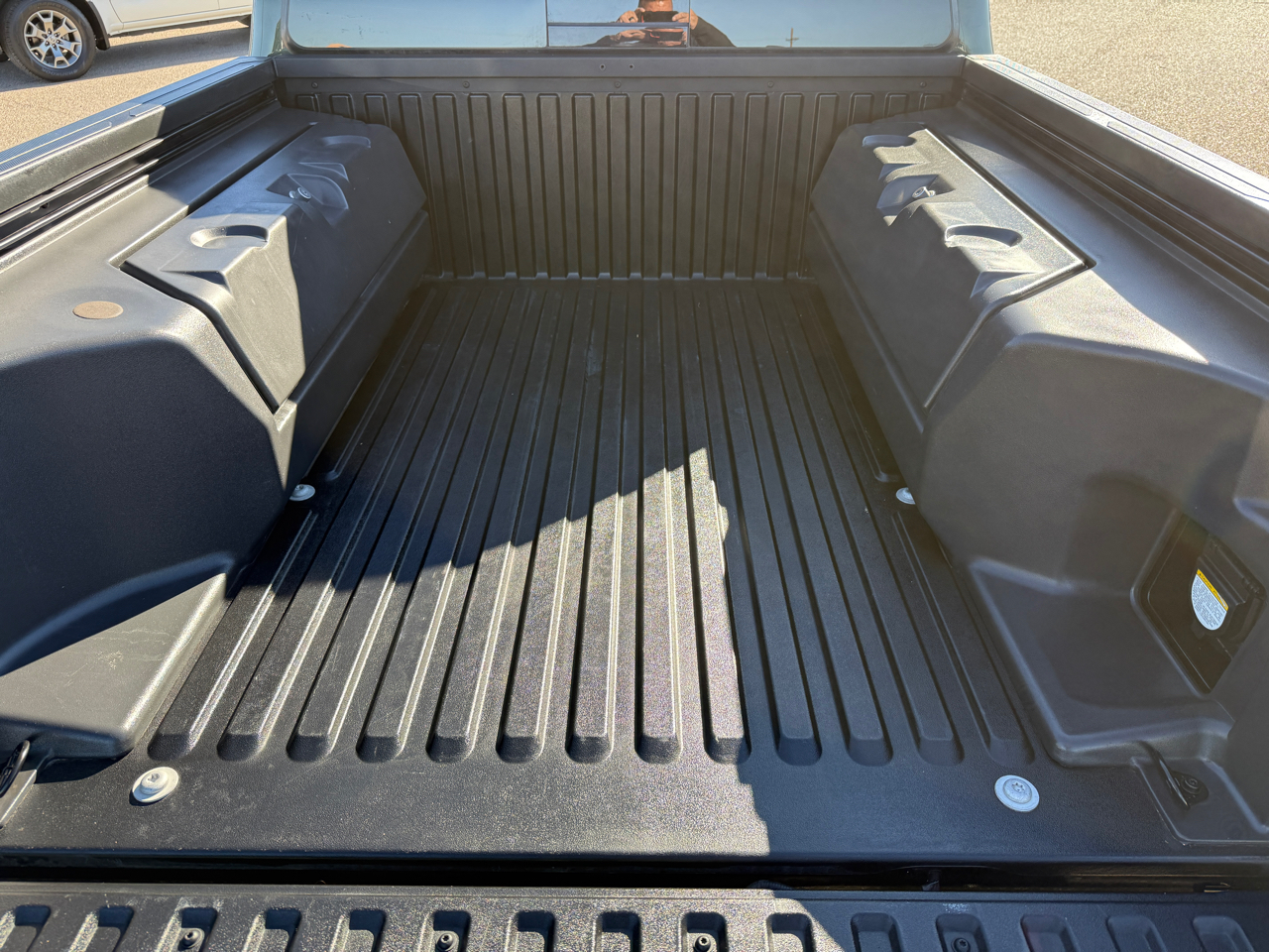 Toyota Tacoma 4WD SR5 Double Cab 5' Bed V6 AT (Natl) 2021