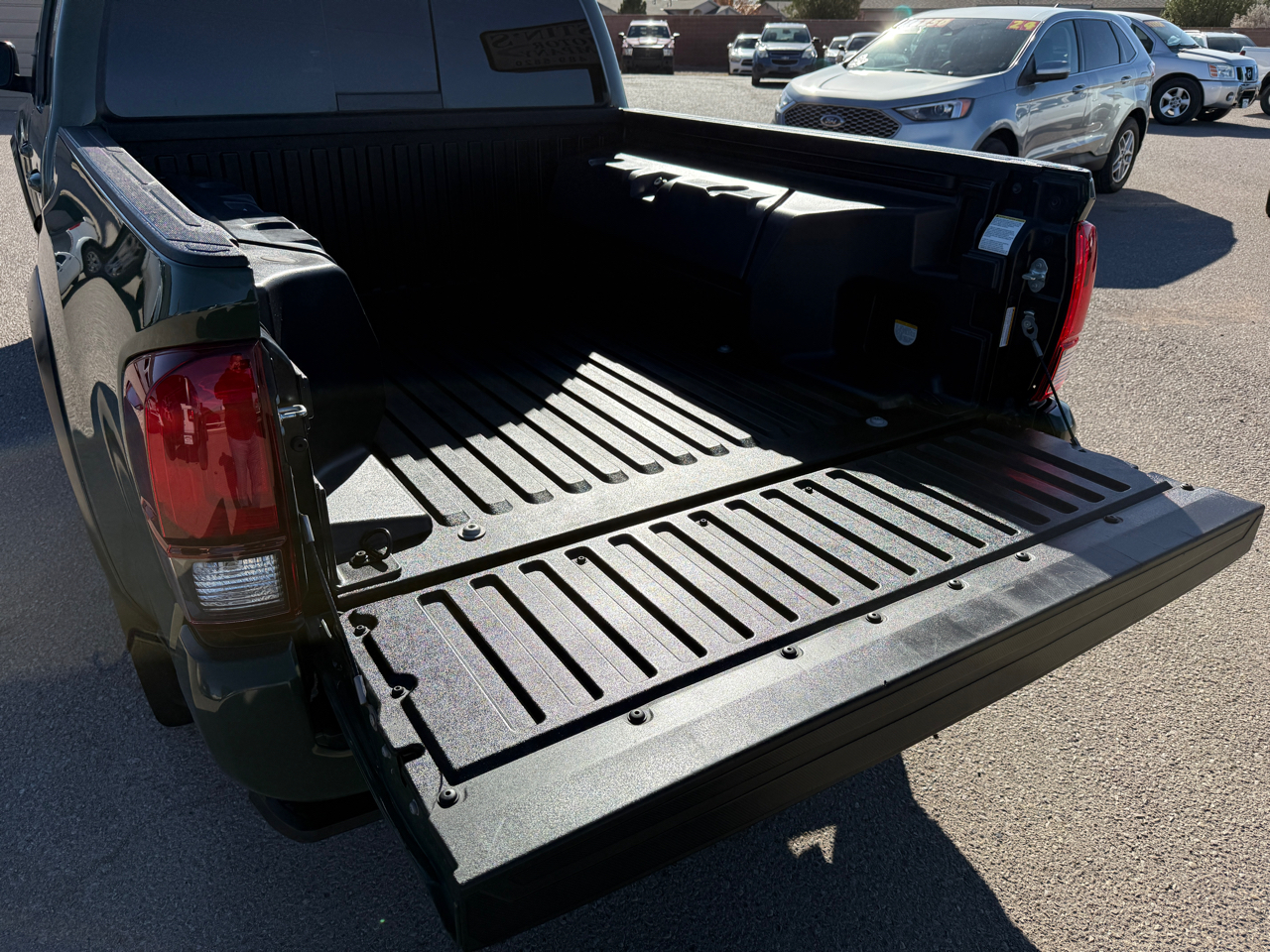 Toyota Tacoma 4WD SR5 Double Cab 5' Bed V6 AT (Natl) 2021