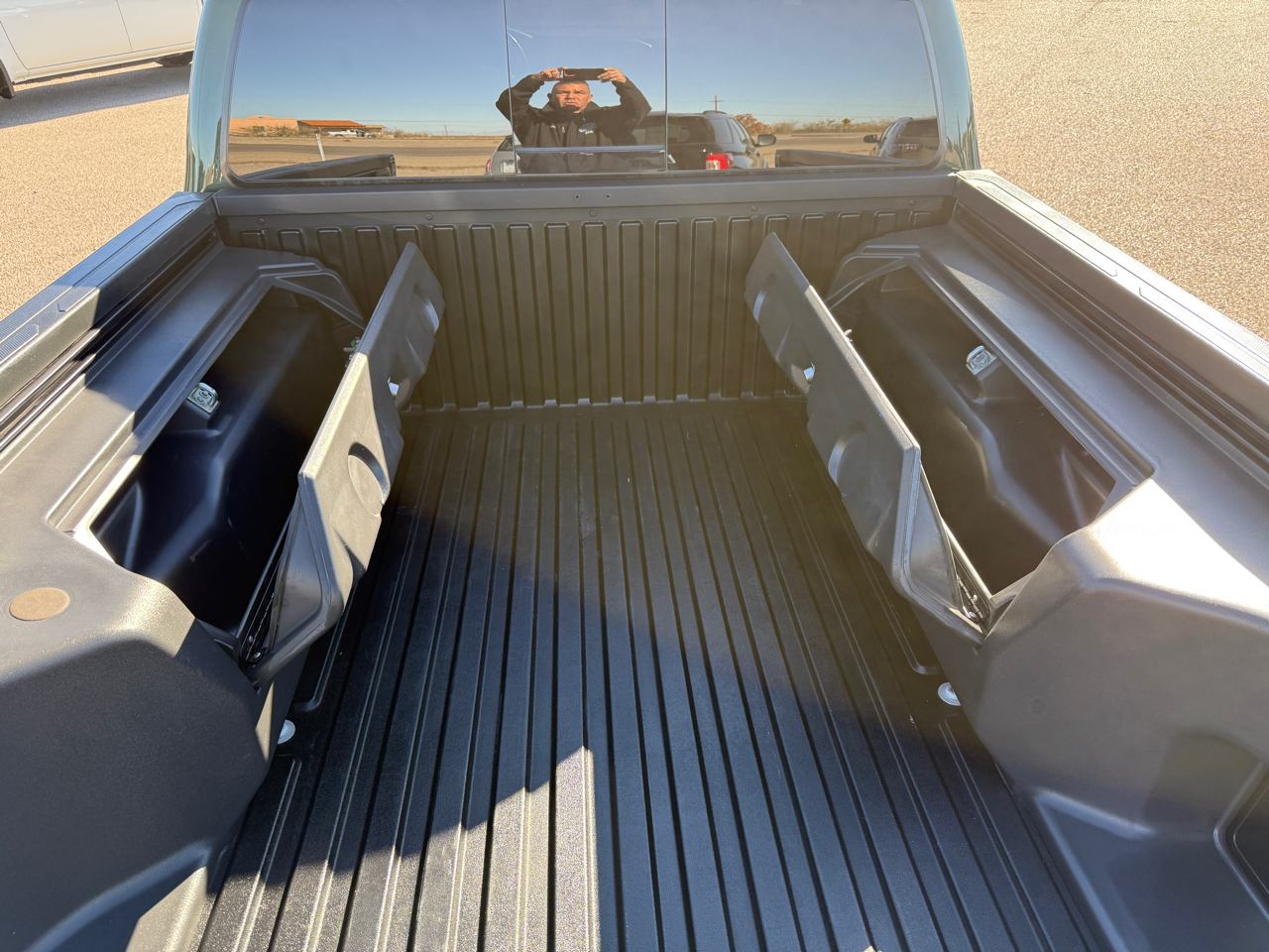 Toyota Tacoma 4WD SR5 Double Cab 5' Bed V6 AT (Natl) 2021