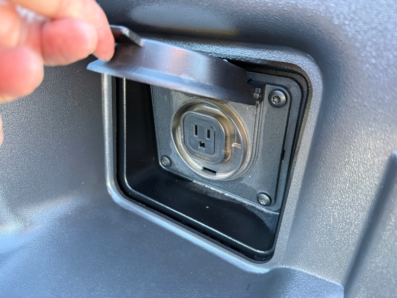 Toyota Tacoma 4WD SR5 Double Cab 5' Bed V6 AT (Natl) 2021