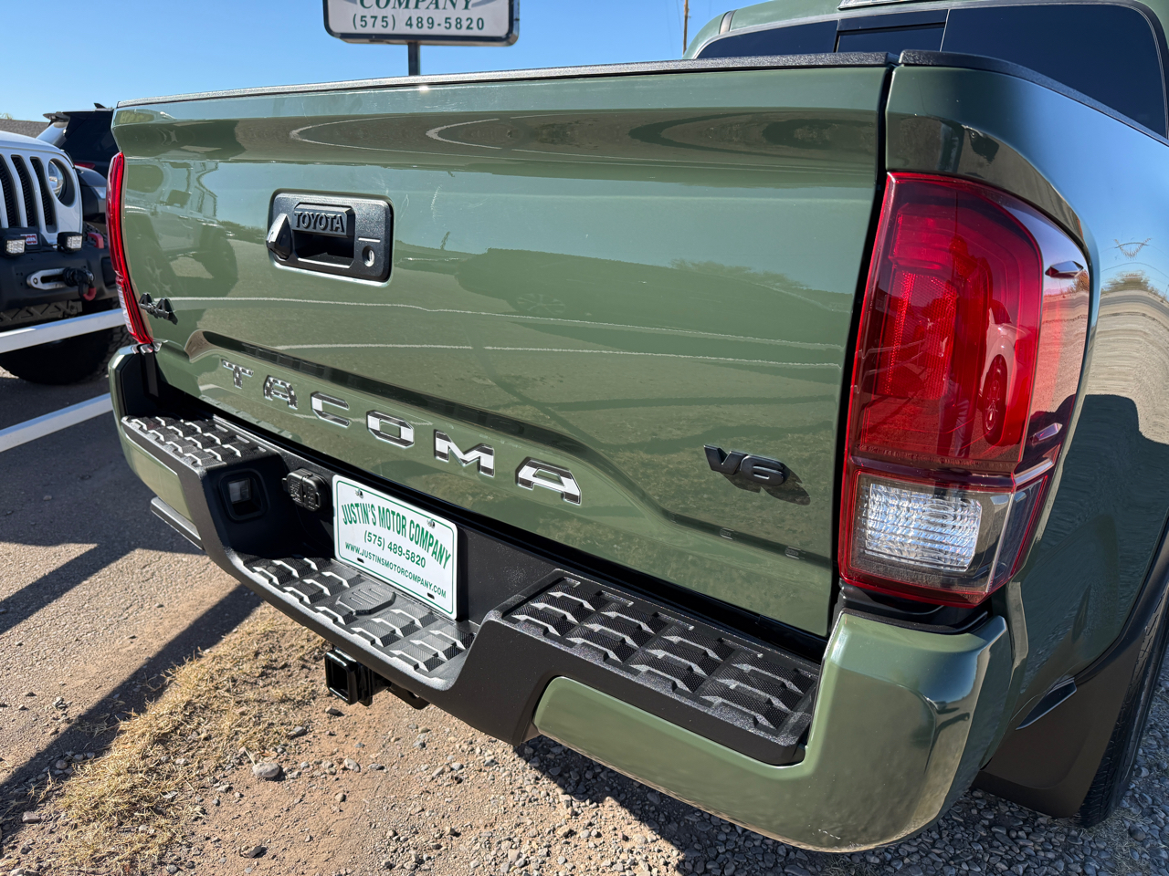 Toyota Tacoma 4WD SR5 Double Cab 5' Bed V6 AT (Natl) 2021