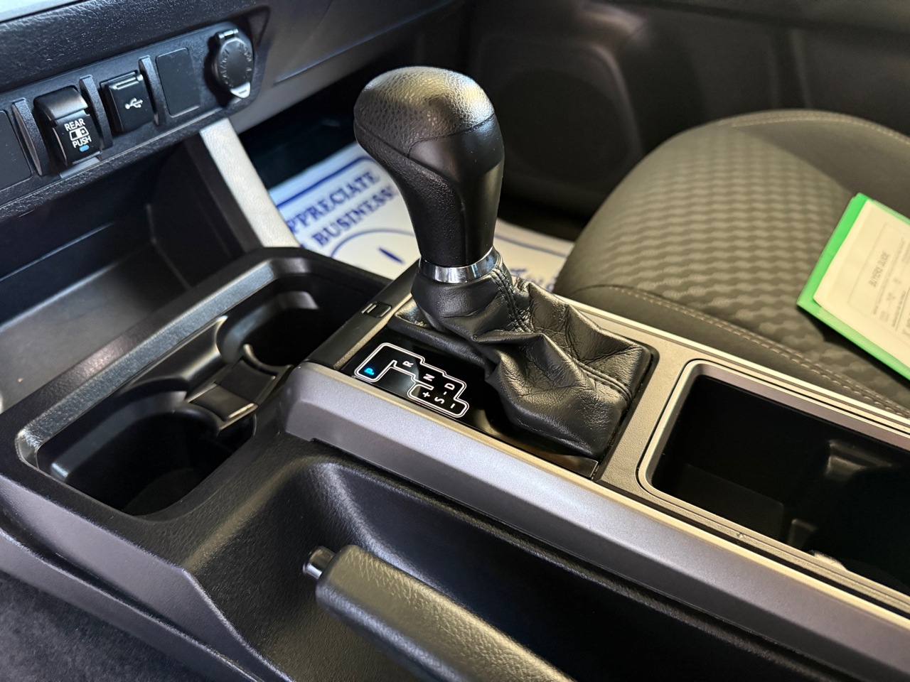 Toyota Tacoma 4WD SR5 Double Cab 5' Bed V6 AT (Natl) 2021