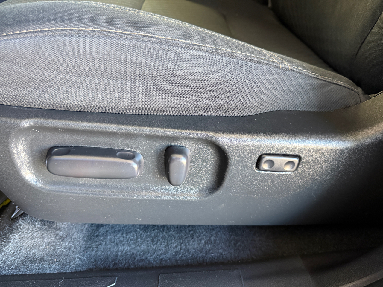 Toyota Tacoma 4WD SR5 Double Cab 5' Bed V6 AT (Natl) 2021