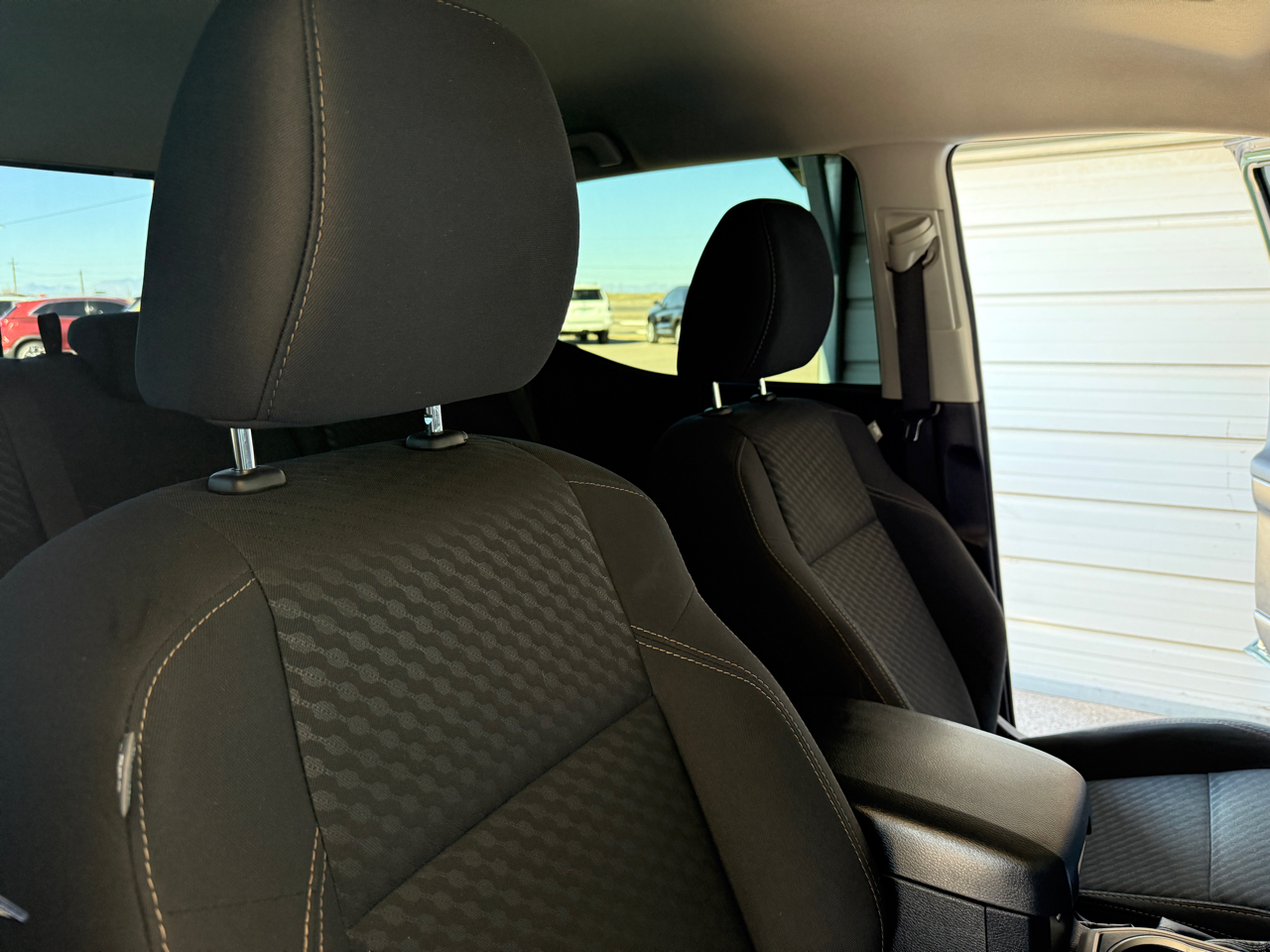 Toyota Tacoma 4WD SR5 Double Cab 5' Bed V6 AT (Natl) 2021