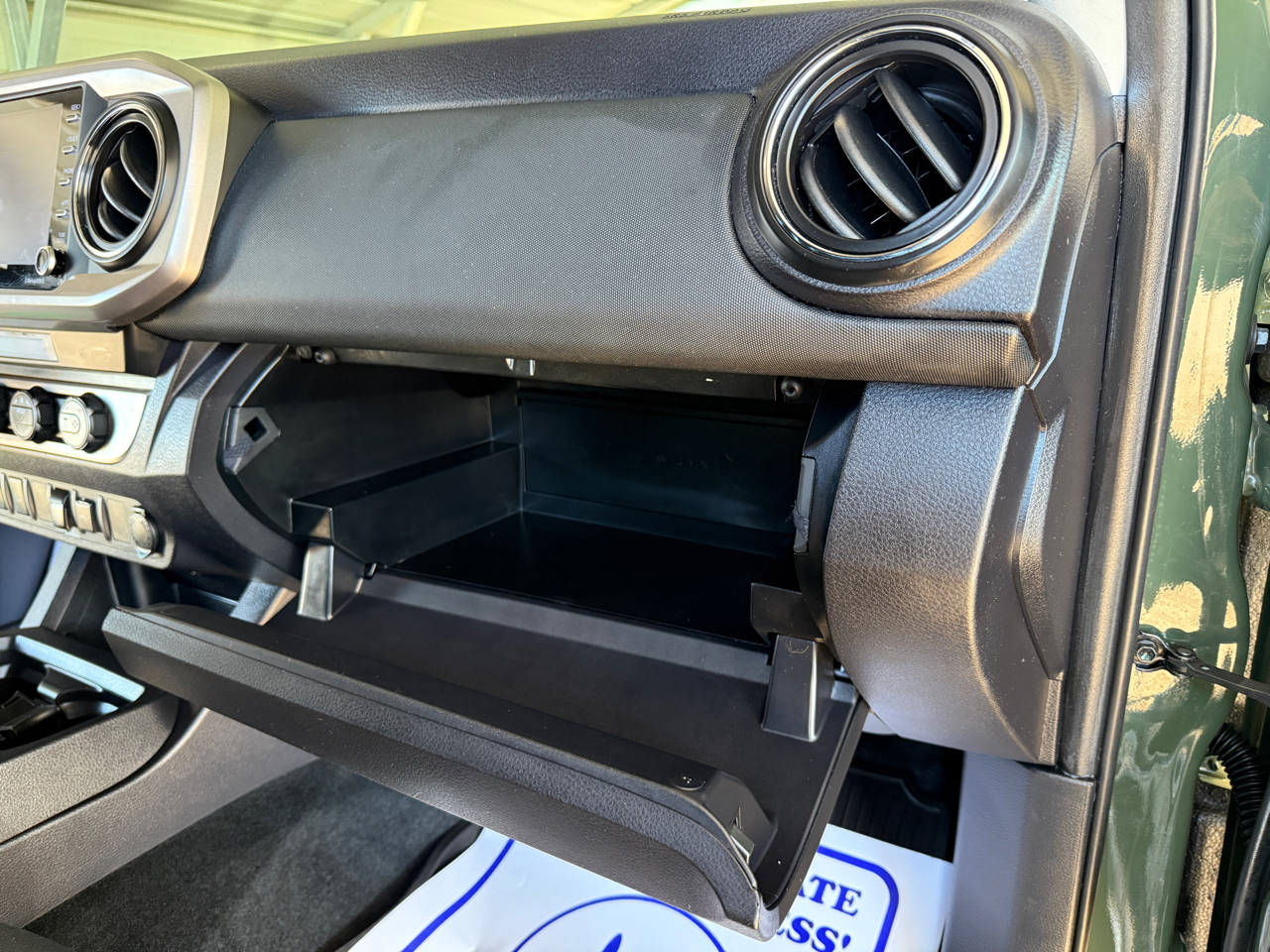 Toyota Tacoma 4WD SR5 Double Cab 5' Bed V6 AT (Natl) 2021