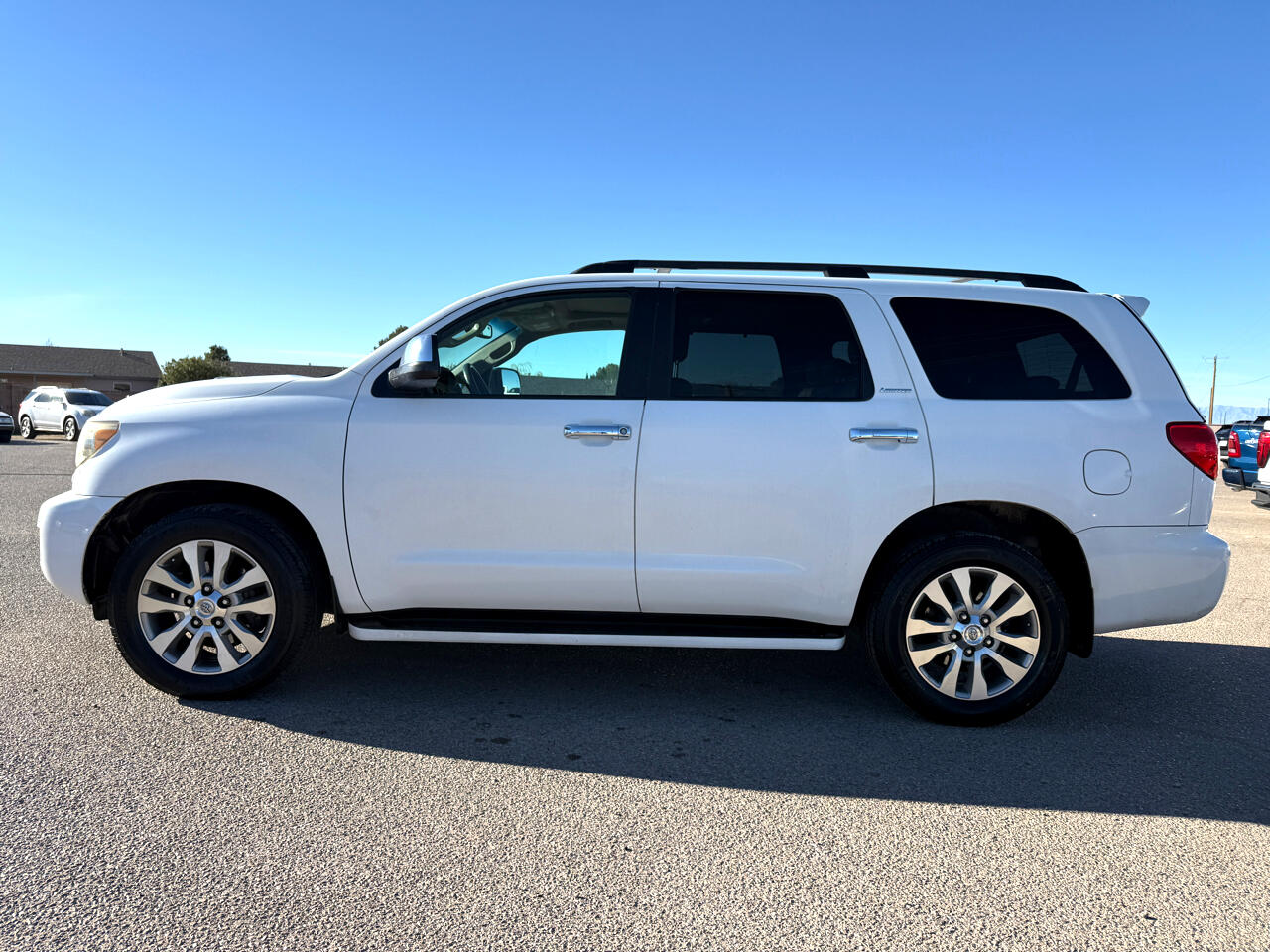 Toyota Sequoia 4WD LV8 6-Spd AT Ltd (Natl) 2010