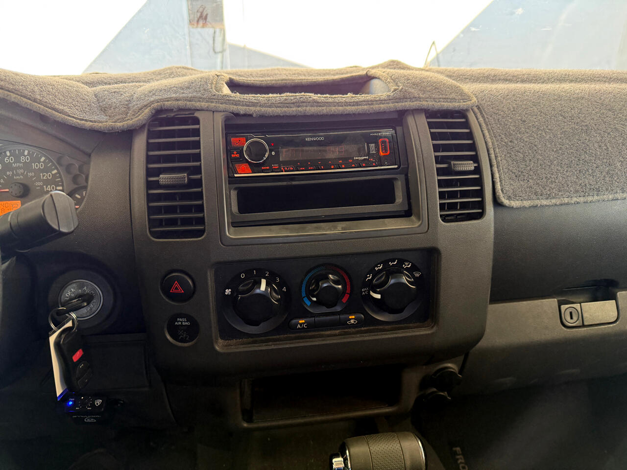 Nissan Frontier 2WD King Cab Auto SE 2007