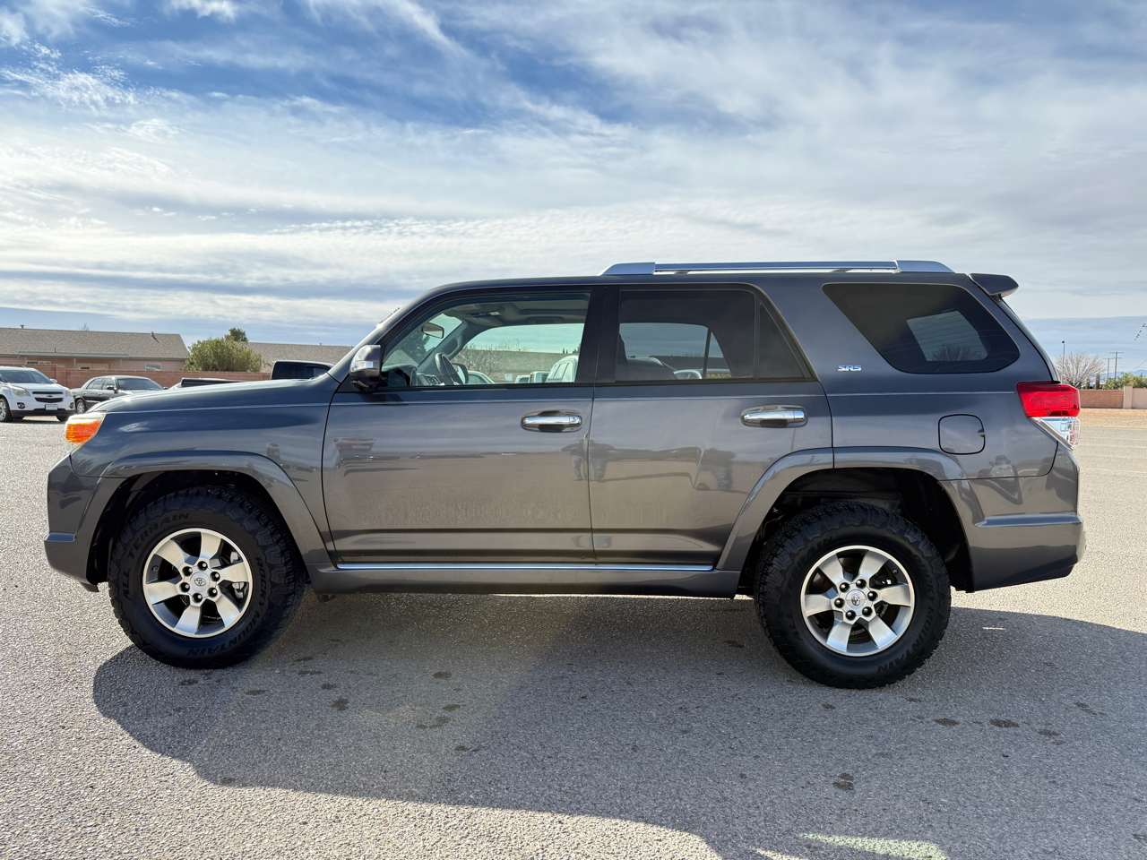 Toyota 4Runner 4WD 4dr V6 SR5 (Natl) 2013
