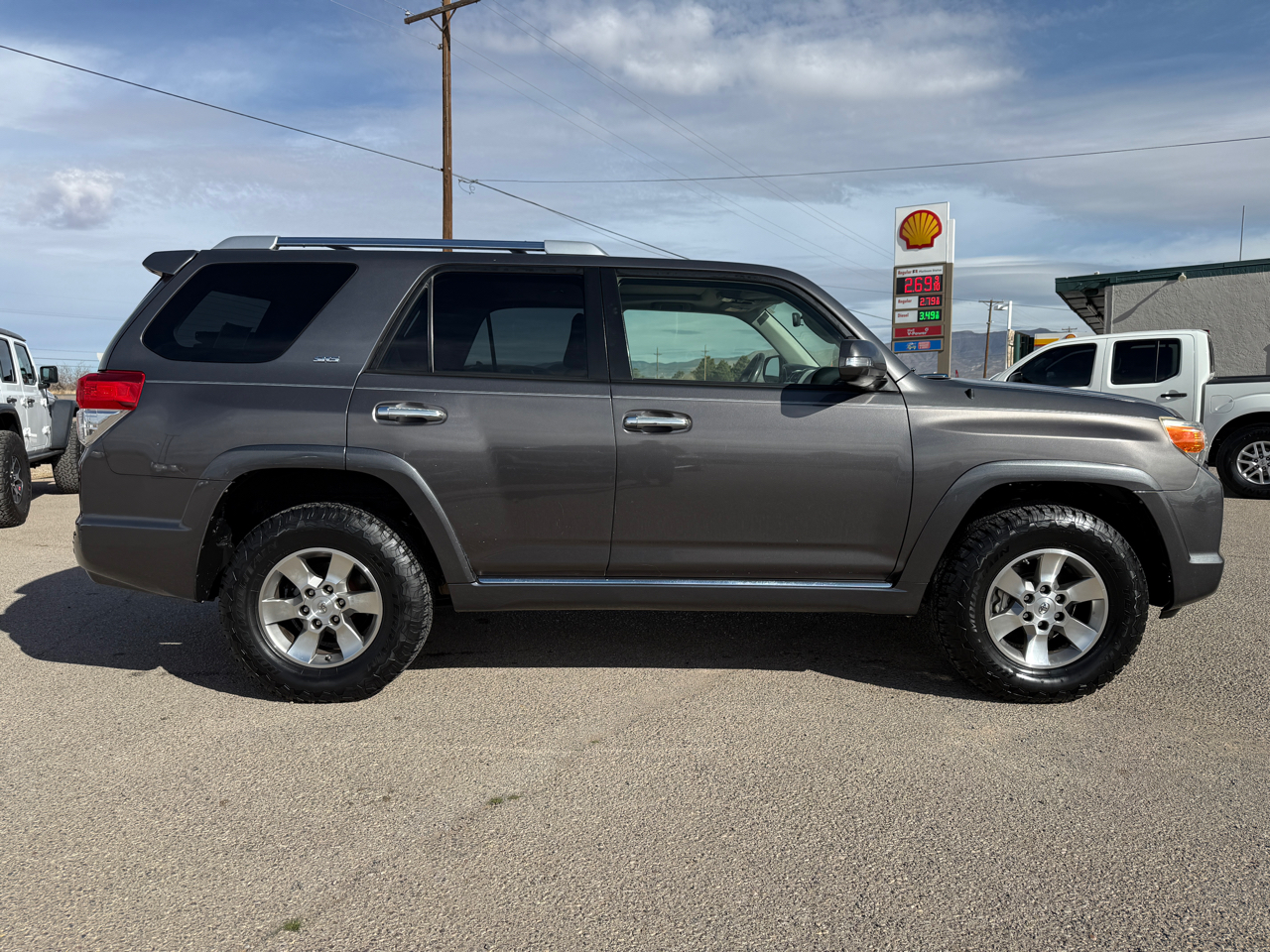 Toyota 4Runner 4WD 4dr V6 SR5 (Natl) 2013