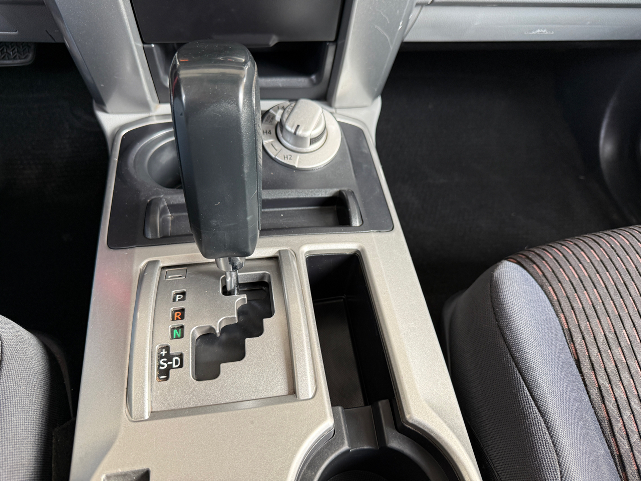 Toyota 4Runner 4WD 4dr V6 SR5 (Natl) 2013