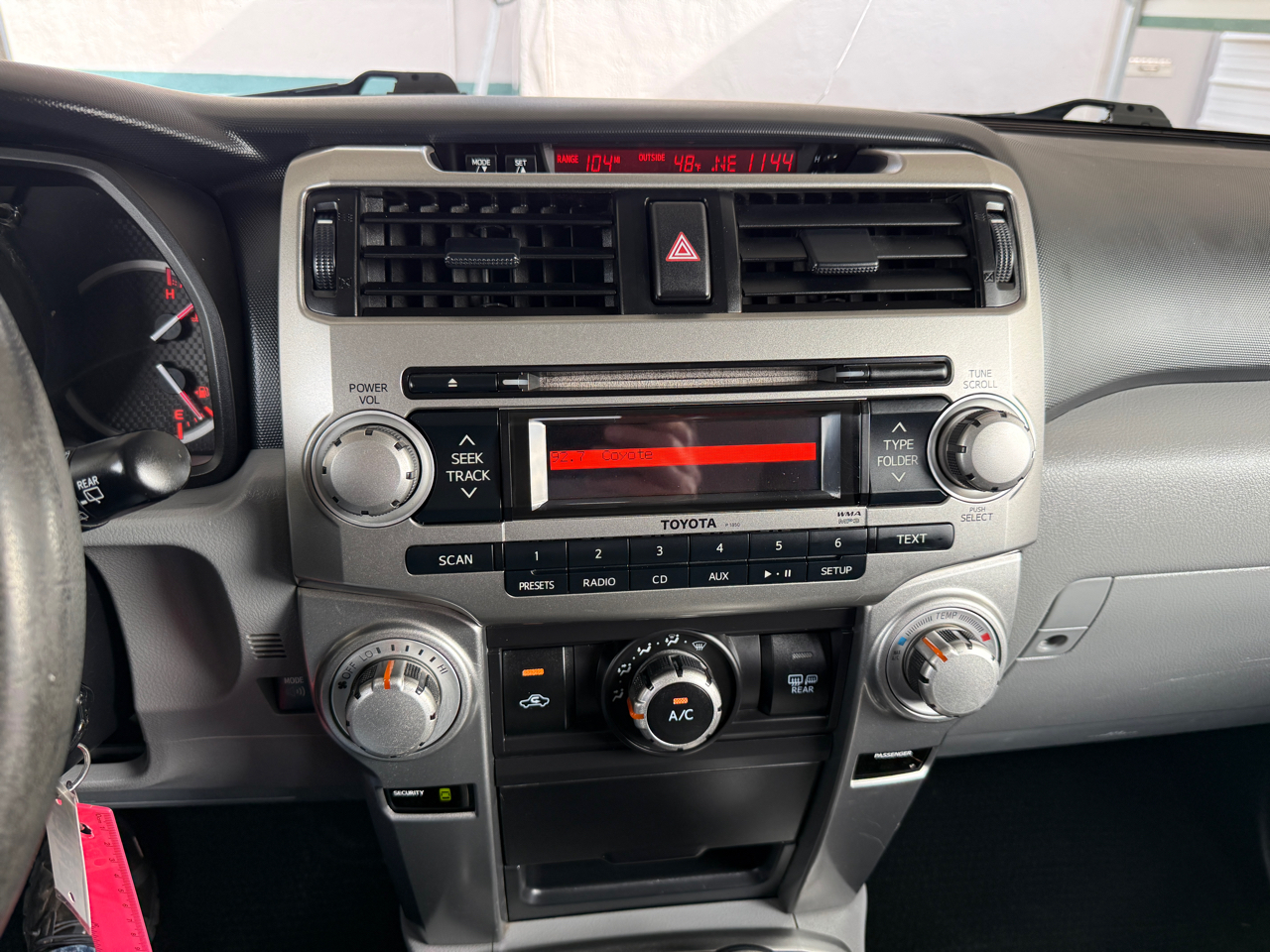 Toyota 4Runner 4WD 4dr V6 SR5 (Natl) 2013