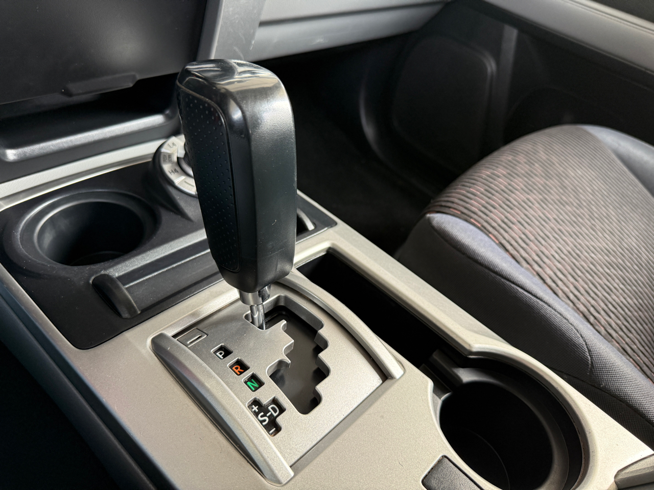 Toyota 4Runner 4WD 4dr V6 SR5 (Natl) 2013