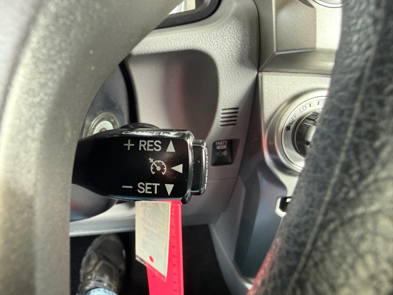 Toyota 4Runner 4WD 4dr V6 SR5 (Natl) 2013