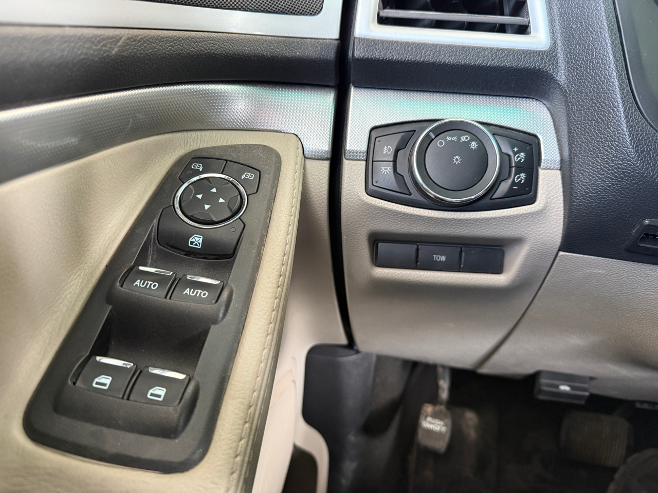 Ford Explorer 4WD 4dr XLT 2014