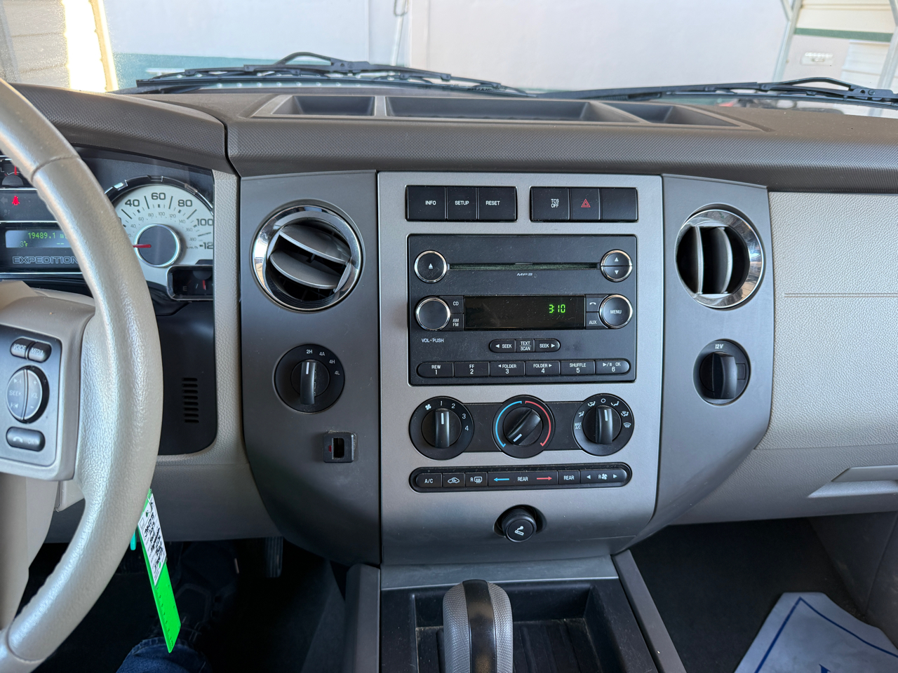 Ford Expedition 4WD 4dr XLT 2013