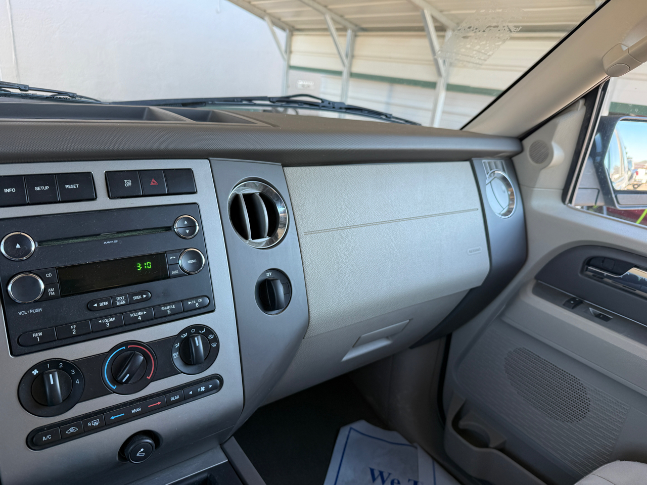 Ford Expedition 4WD 4dr XLT 2013