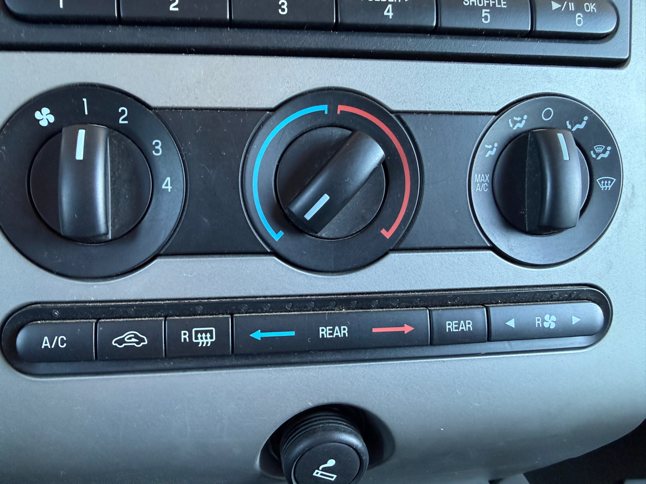 Ford Expedition 4WD 4dr XLT 2013