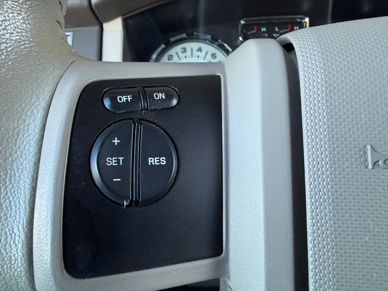 Ford Expedition 4WD 4dr XLT 2013