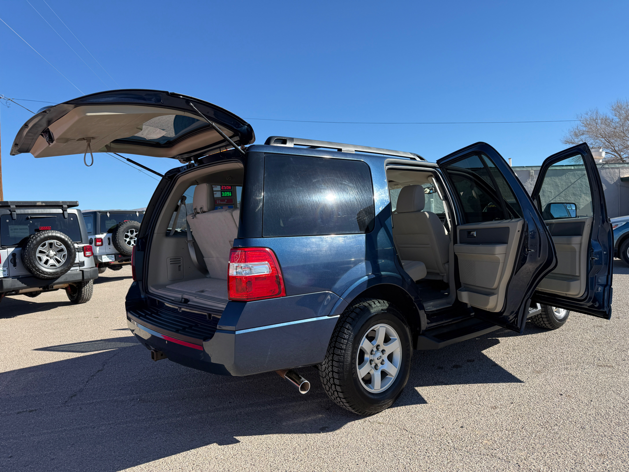 Ford Expedition 4WD 4dr XLT 2013