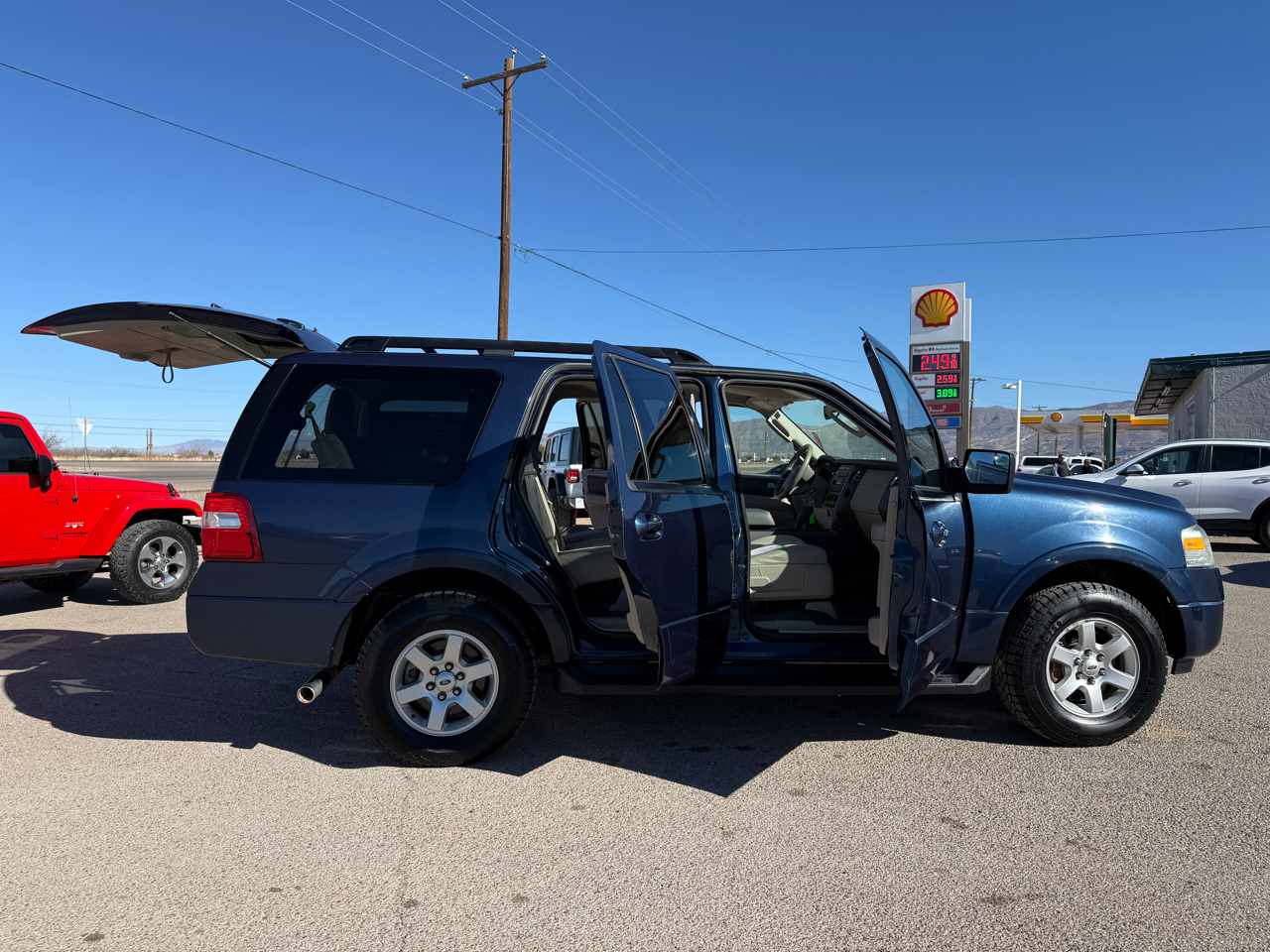 Ford Expedition 4WD 4dr XLT 2013