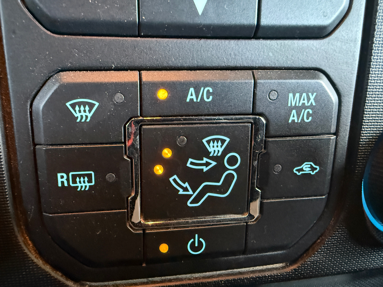 Ford F-150 4WD SuperCrew 145" XL 2013