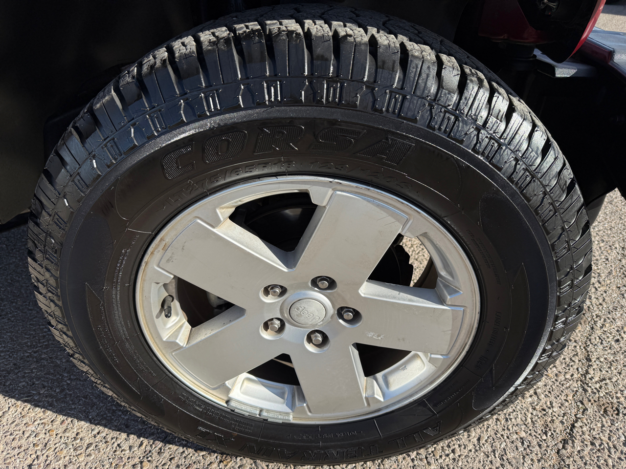 Jeep Wrangler 4WD 2dr Sahara 2011