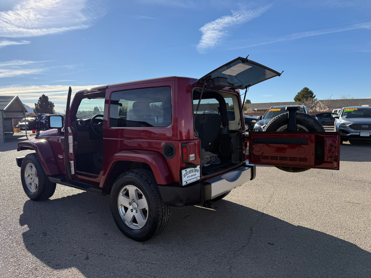 Jeep Wrangler 4WD 2dr Sahara 2011