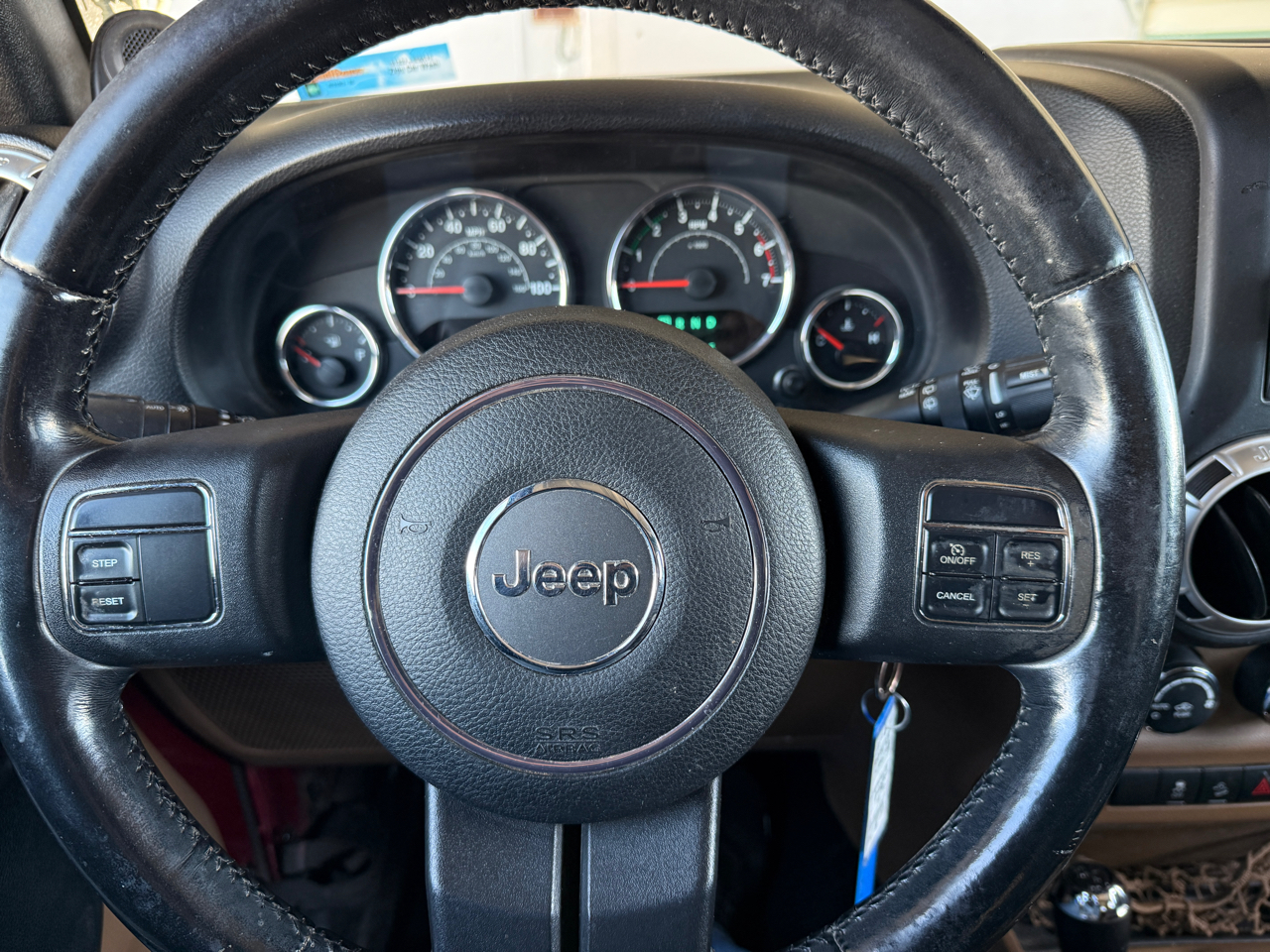 Jeep Wrangler 4WD 2dr Sahara 2011