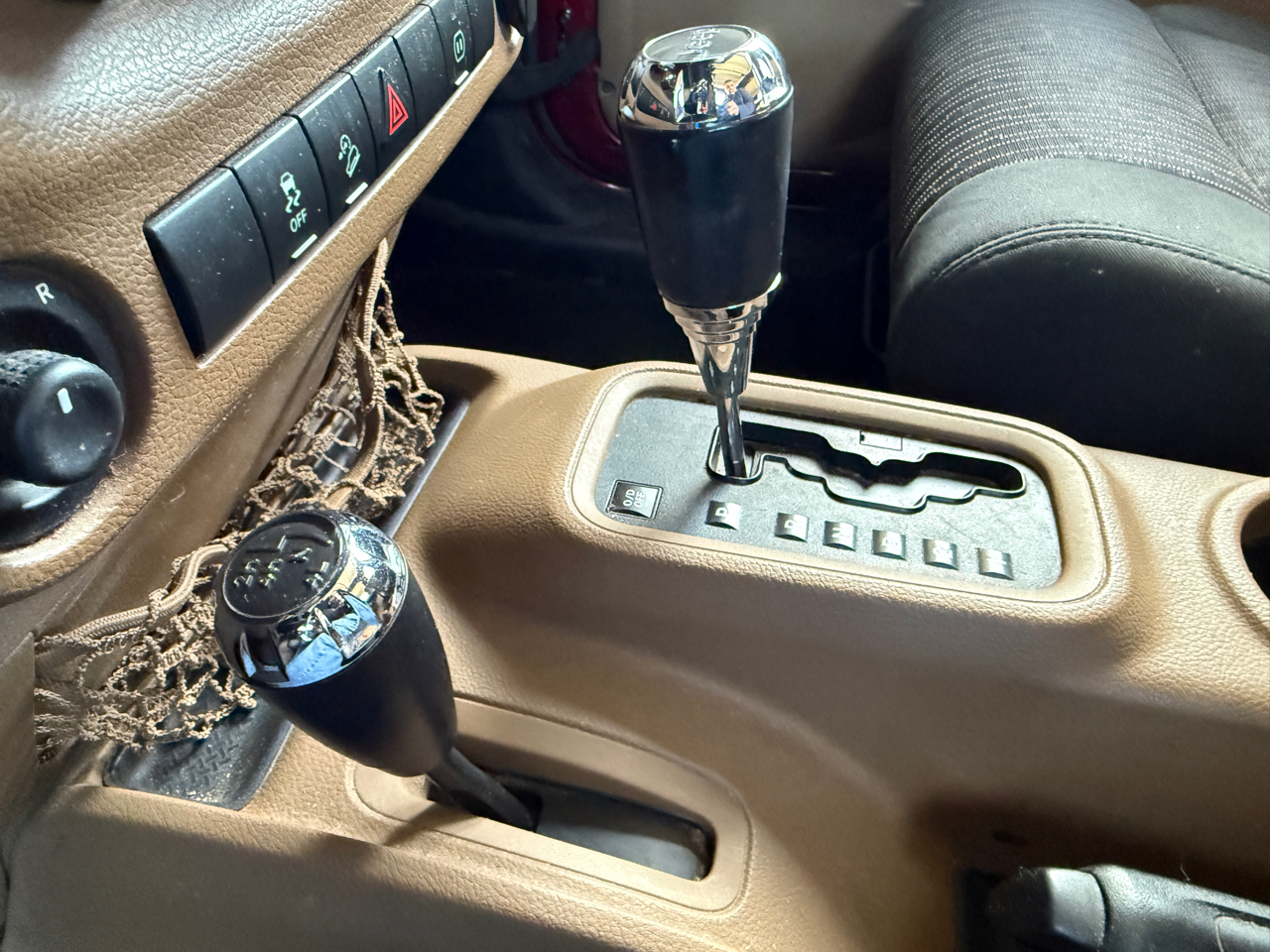 Jeep Wrangler 4WD 2dr Sahara 2011