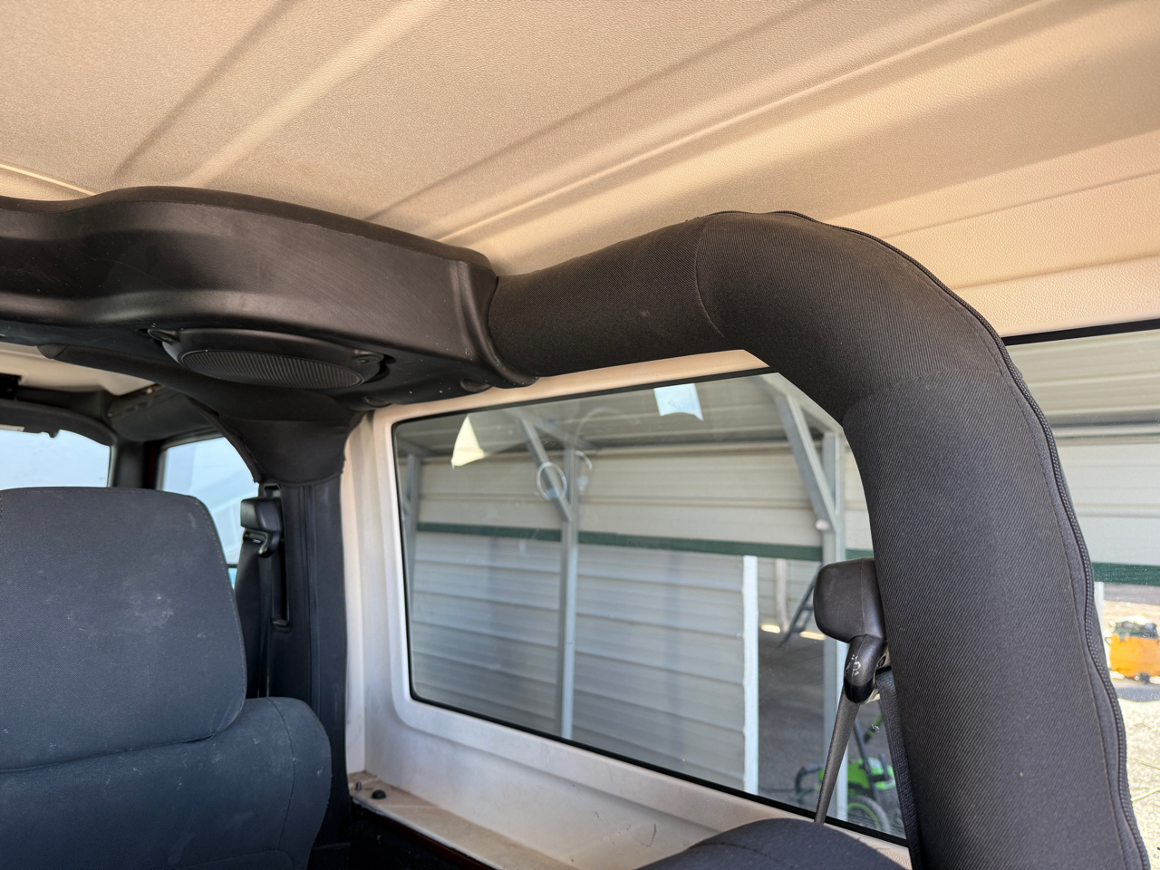 Jeep Wrangler 4WD 2dr Sahara 2011