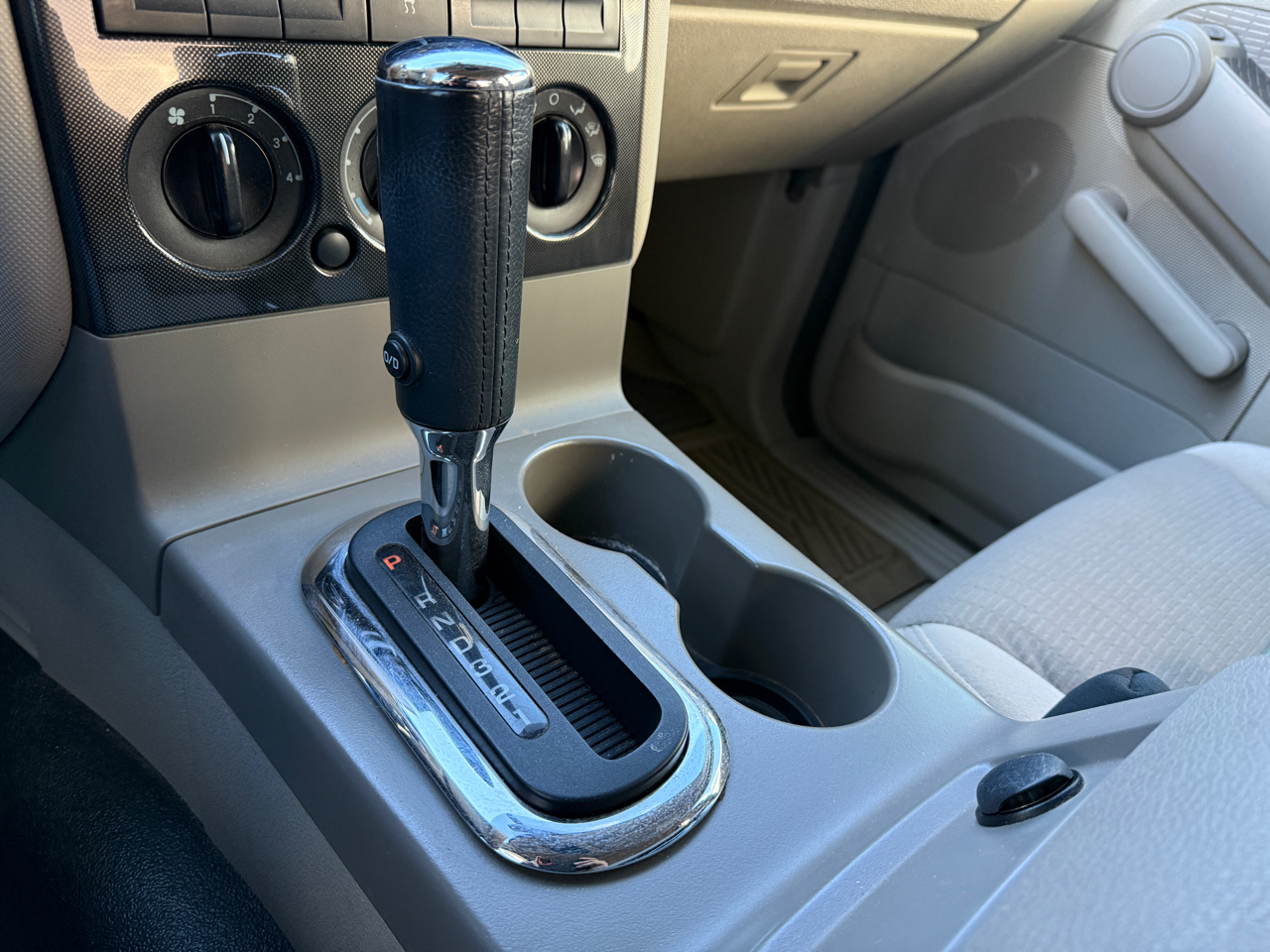 Ford Explorer Sport Trac 2WD 4dr V6 XLT 2007