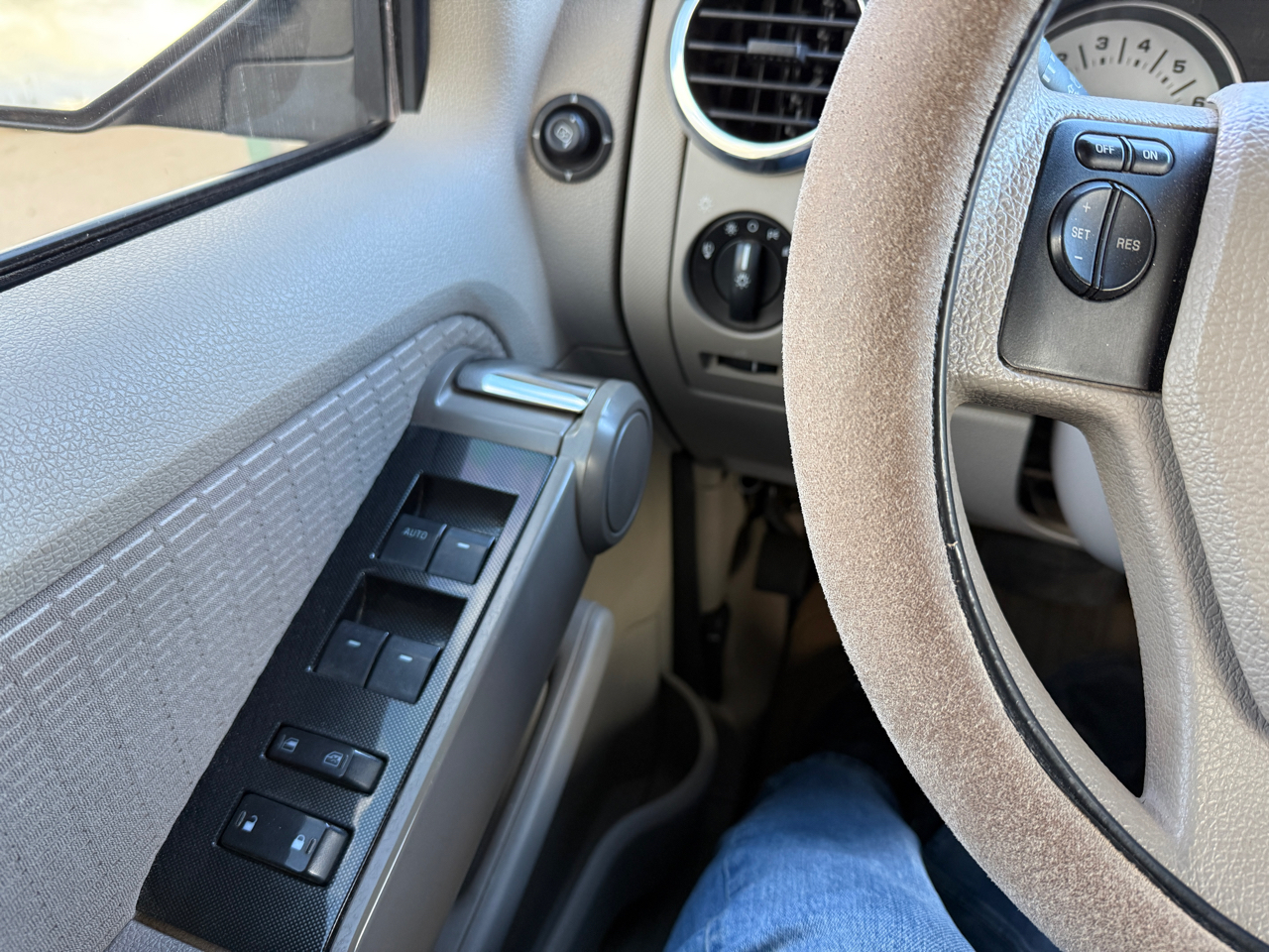 Ford Explorer Sport Trac 2WD 4dr V6 XLT 2007