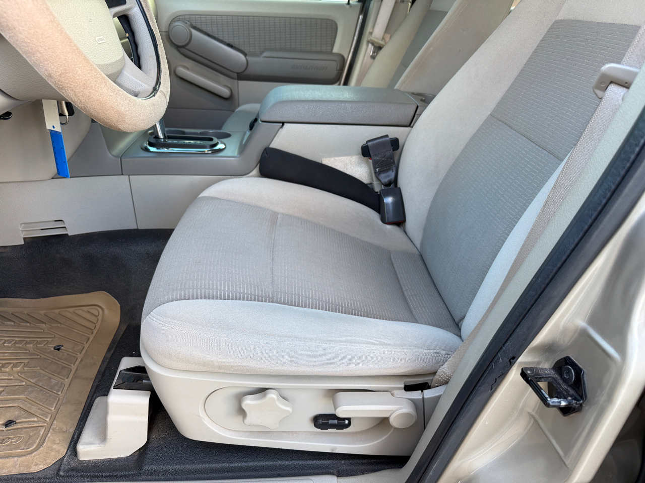 Ford Explorer Sport Trac 2WD 4dr V6 XLT 2007