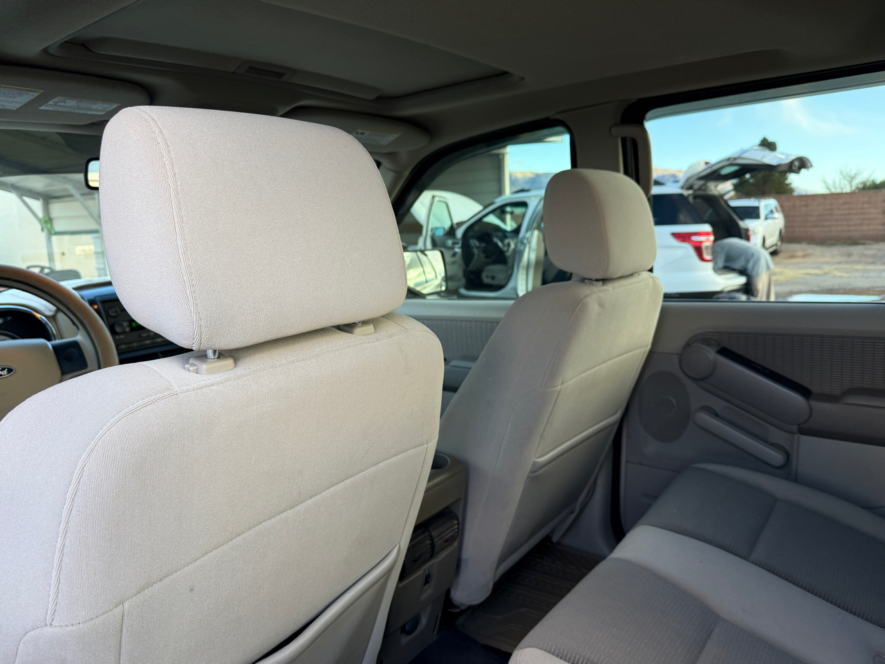 Ford Explorer Sport Trac 2WD 4dr V6 XLT 2007