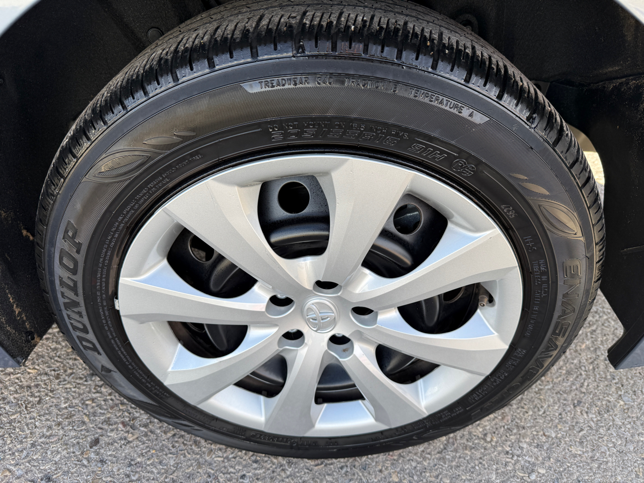 Toyota Corolla LE CVT (Natl) 2024