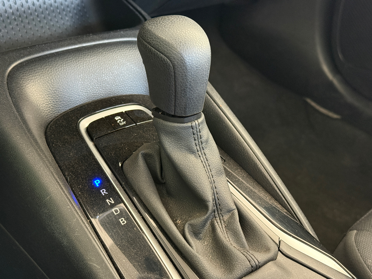 Toyota Corolla LE CVT (Natl) 2024