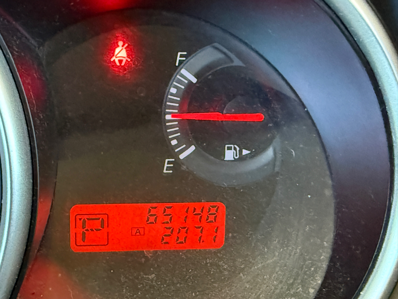 Nissan Versa 5dr HB I4 Auto 1.8 S 2011