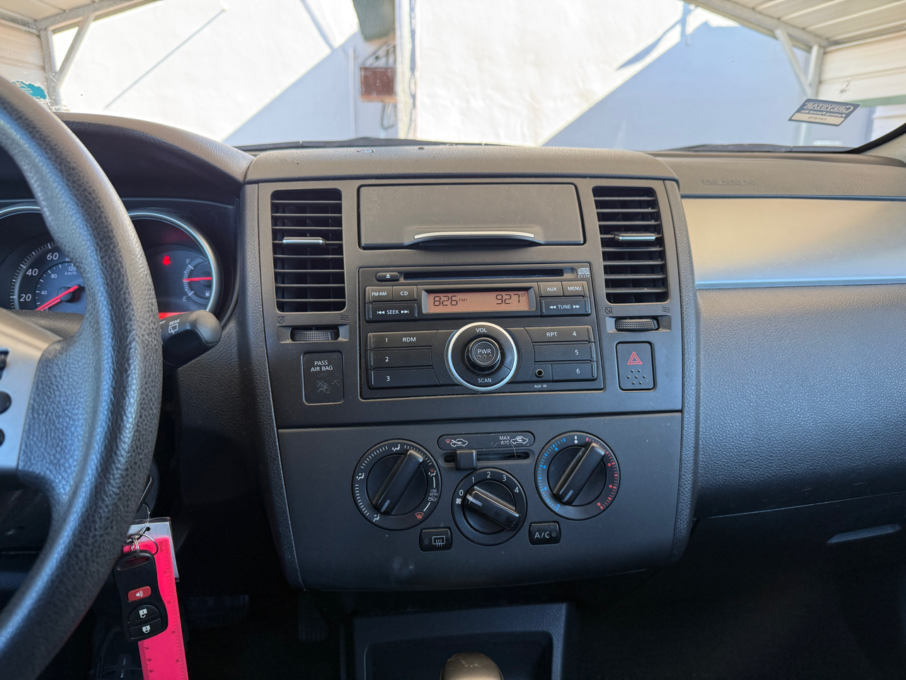 Nissan Versa 5dr HB I4 Auto 1.8 S 2011